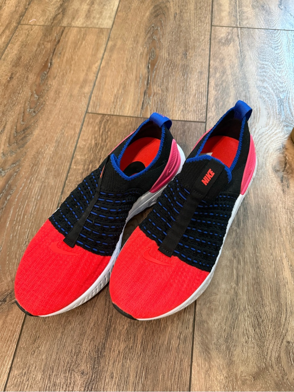 Nike womens Slip-On Running Shoes - REACT Red/Black